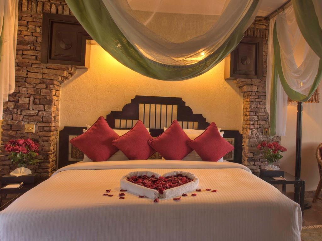 Sarova Shaba Game Lodge Archers Post Camera foto