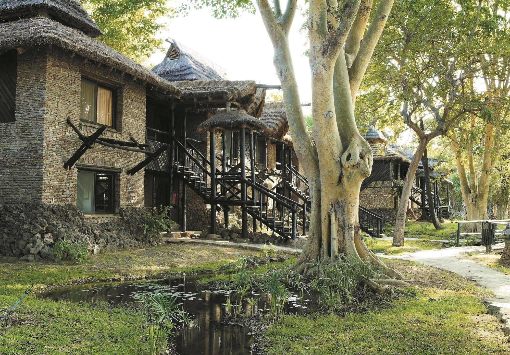Sarova Shaba Game Lodge Archers Post Esterno foto