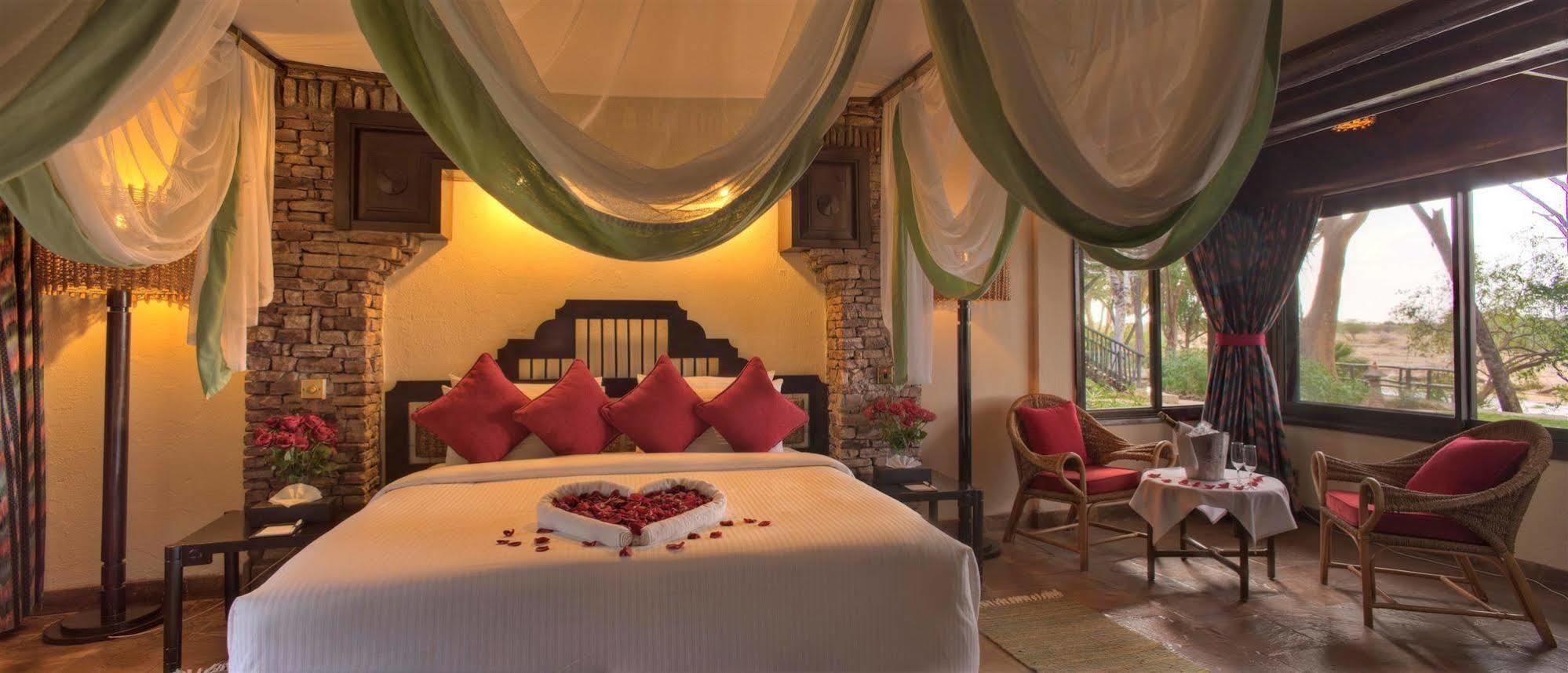 Sarova Shaba Game Lodge Archers Post Esterno foto
