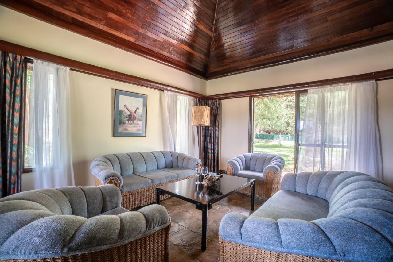 Sarova Shaba Game Lodge Archers Post Esterno foto